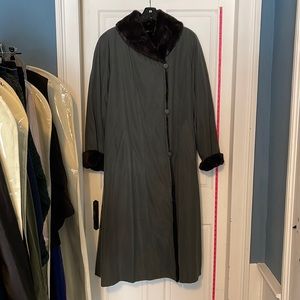 Talbots HEAVY Winter Coat, Large, Very Nice Condition, WARM, WARM!